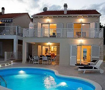 Отель Villa More Сумартин